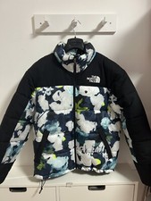 piumino the north face 1996 Retro Nuptse-Piumio con stampe a fiori