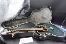 Chitarra elettrica acustica