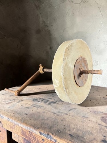 Antica pietra per affilare