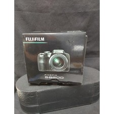 Fotocamera digitale Fujifilm Fine Pix modello S8200 16,2mp scatola originale e istruzioni 