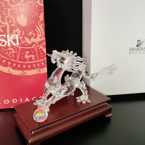Swarovski statuina drago