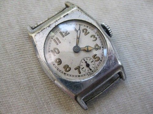 Orologio meccanico militare