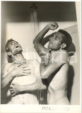 1955 CICLISMO Ritiro DALMINE - Loris CAMPANA e Guido MESSINA sotto la doccia