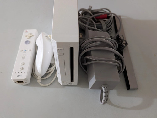 Nintendo wii console - console, +