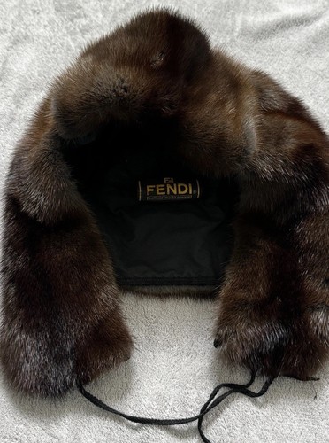 Cappello pelliccia fendi - cappello,