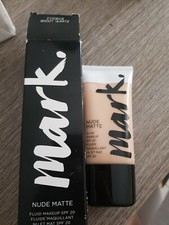Fondotinta Nude Matte Bright