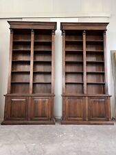 COPPIA DI LIBRERIE IN NOCE MASSELLO SU MISURA CAPITELLI INTAGLIATI