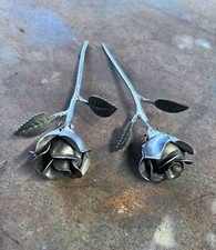 rosa singola in metallo