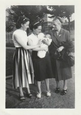 B3 -  Foto Photo Fotografia Anni 50 - Trio donne con neonato