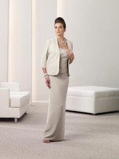 Montaggio di Mon Cheri 112903 Champagne taglia 10P Modest MOB Gala Red Carpet $700