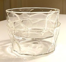 Ciotola IKEA Bastua di Marimekko, vetro trasparente, diametro 13 cm.