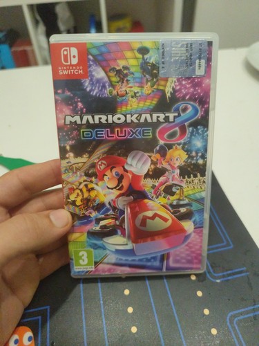 Nintendo mario kart deluxe - mario,