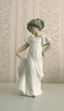 NAO PORCELAIN BY LLADRO