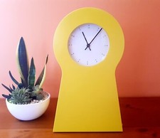 Orologio Keyhole IKEA PS 1995 Armadietto Grande Giallo da Tavolo parete Vintage