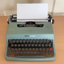 Vintage Olivetti Lettera 32