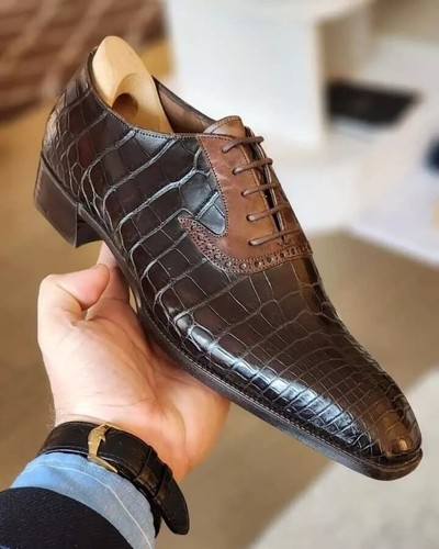 Scarpe eleganti formali fatte