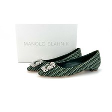 Scarpe a punta nuove con