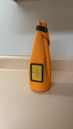 Veuve clicquot champagne - veuve,