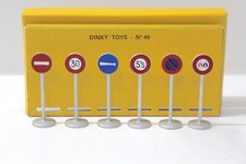 1:43 Dinky Toys segnaletica