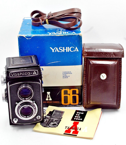 Macchina fotografica yashica - yashica, a