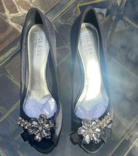 GUESS Scarpe Donna con tacco - Raso e cristalli sulla punta - USATE POCHISSIMO