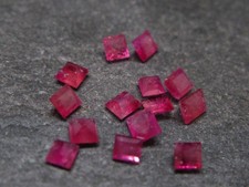 Lotto di 14 pietre gemme