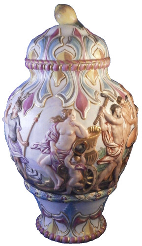 Antico vaso urna scena rilievo