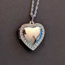 Signed Avon NV Heart Picture