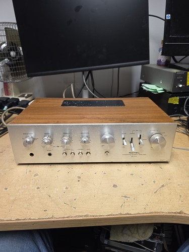 Amplificatore stereo integrato