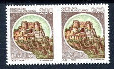 Castelli Lire 200 coppia orizzontale varietà non dentellata al centro