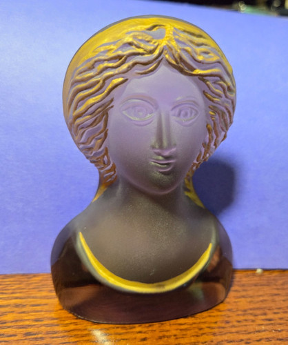 Daum france madonna bust - france,