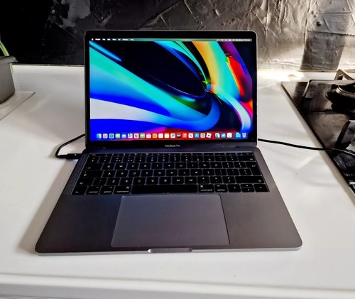 Apple macbook pro 2017 - 13",