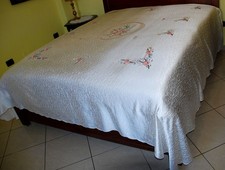 Copriletto matrimoniale • Raso• Ricamato a mano • Vintage