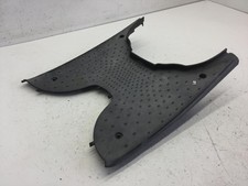 CARENA PEDANA PAVIMENTO CON ALETTA ROTTA APRILIA SCARABEO 2T MOT PIAGGIO 50 2005