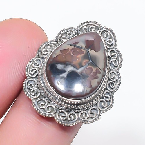 Anello con pietre preziose