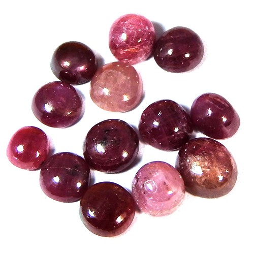 Anello cabochon rotondo rubino