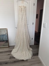 PRONOVIAS Barcelona Size 4