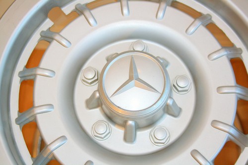 Mercedes w 107 - mercedes,