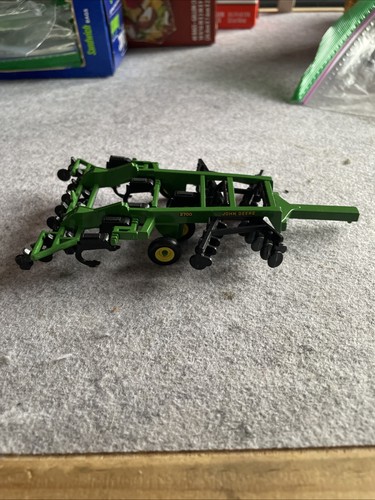 Ertl john deere 2700 - john,