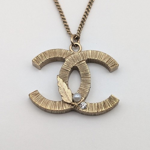 Collana chanel coco mark - chanel, piuma