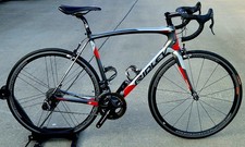 Bici da strada in carbonio