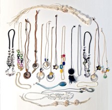 BIGIOTTERIA VARIA - COLLANE E CIONDOLI - STOCK 22 PEZZI - POCHETTE IN OMAGGIO