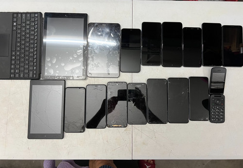 Lot misc cell phones - lot, 14