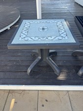 tavoli e sedie da bar