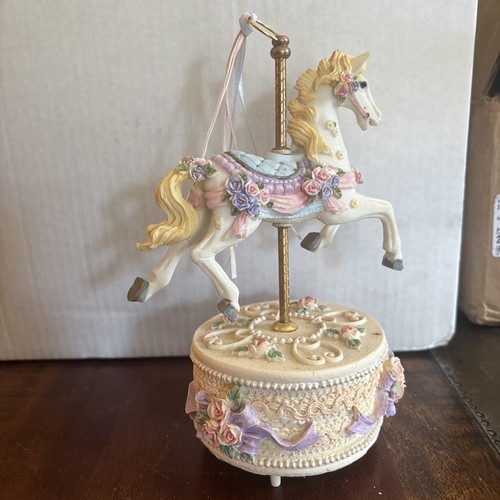Cavallo giostra musicale