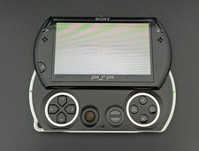 B5214 Sony PSP Go console