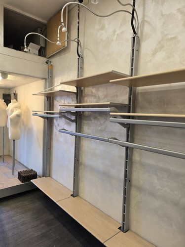 Arredo per negozio - , di
