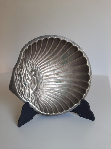 Antico raro piatto conchiglia