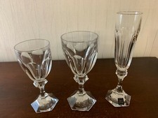 2 services 18 pièces modèle