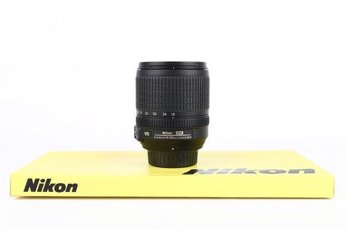 Nikon 105mm 6 - 18-105mm, g
